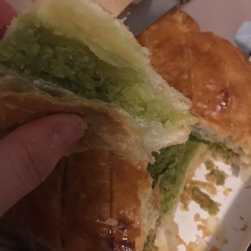买到了欧尚最后一个抹茶柚子国王饼！吃到小黄人哎