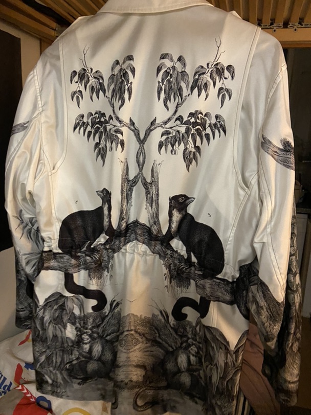 已出全新burberry外套