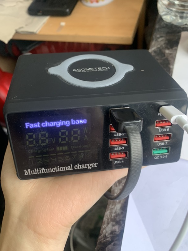 电子产品大赏：频显八口USB快充神器