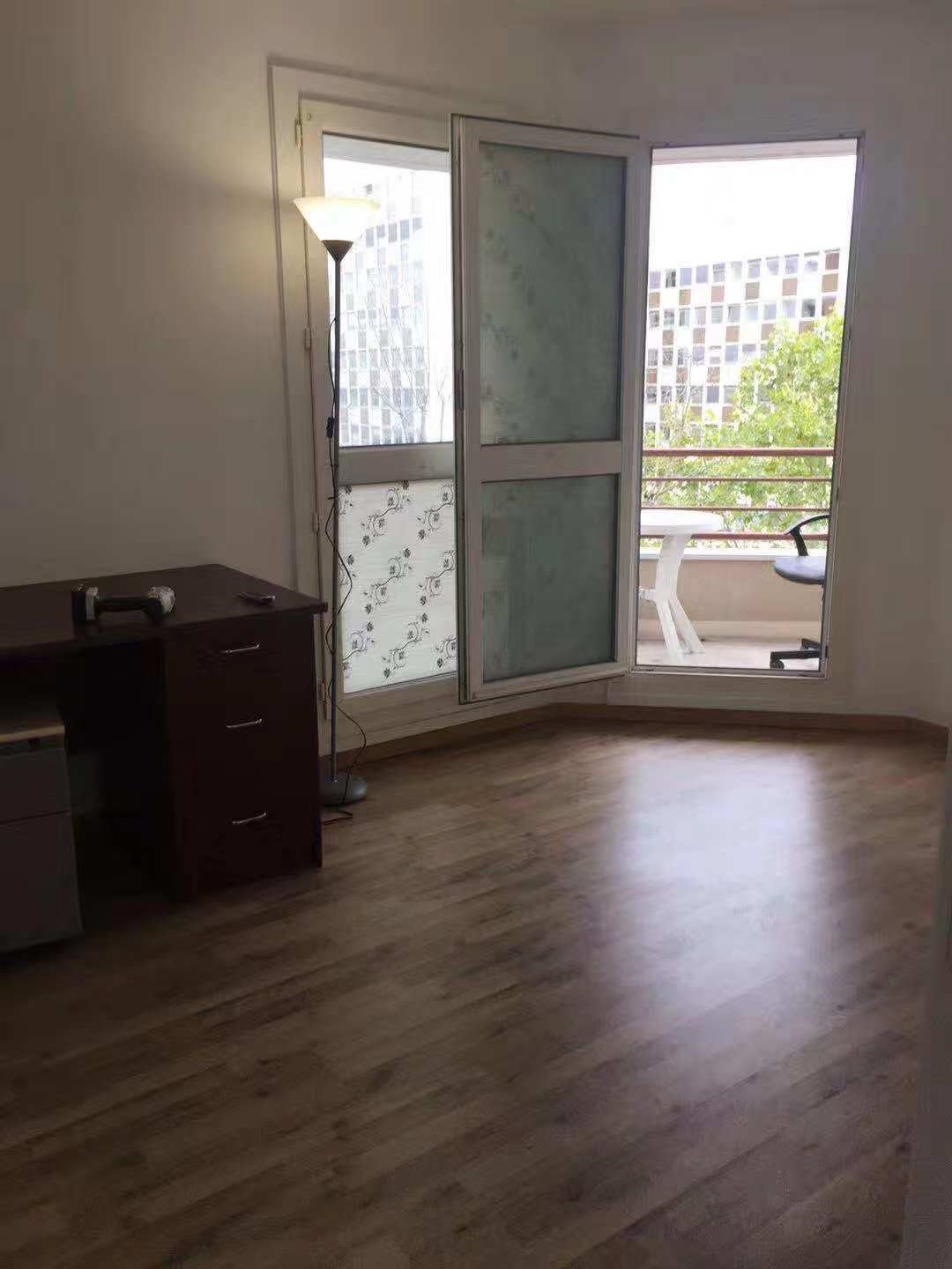 94 creteil echat 地铁口 4个房间出租
