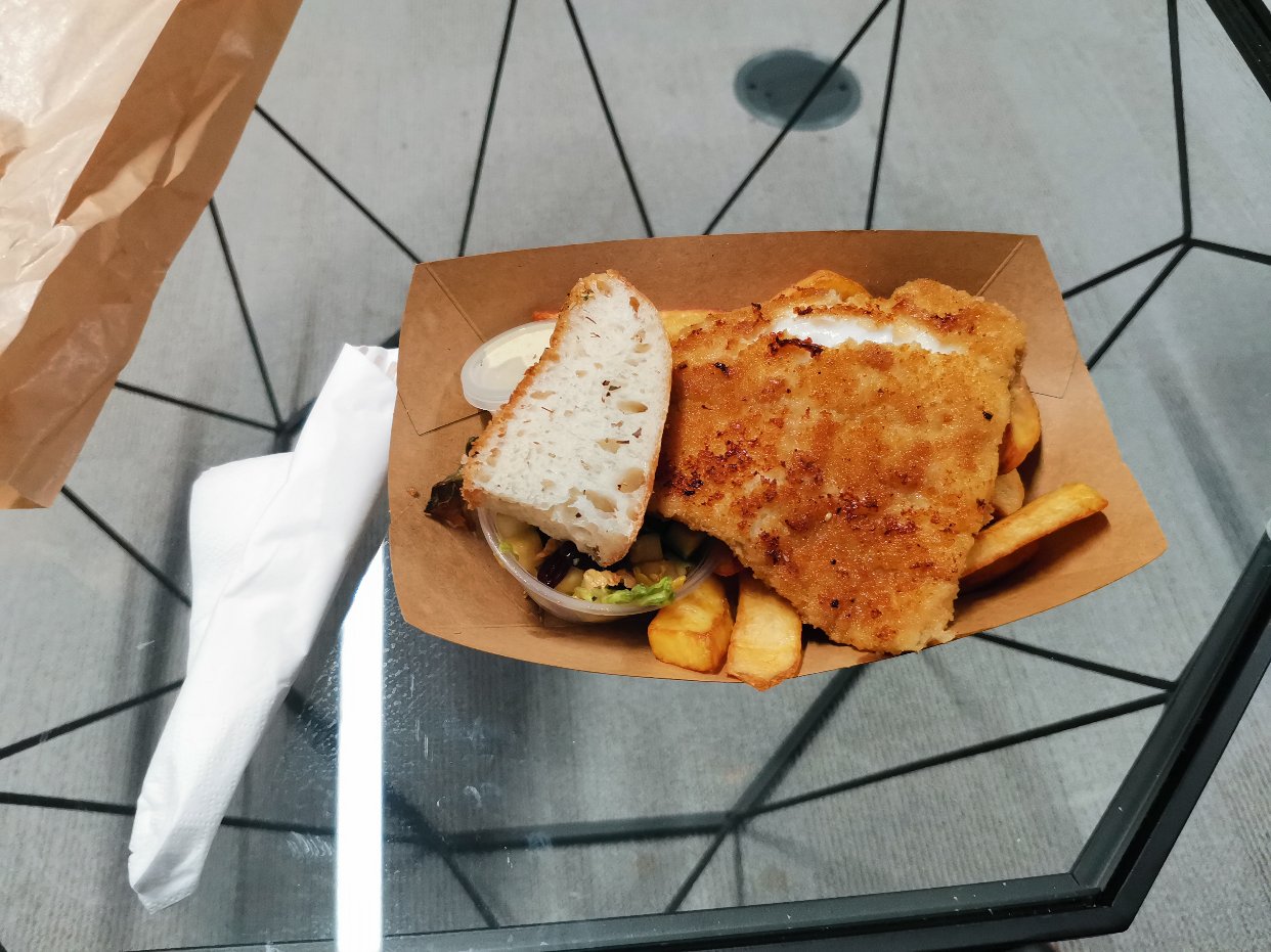拉德芳斯里的Food truck