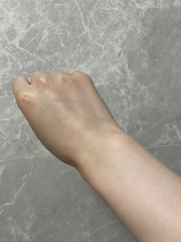 miin上凑单买的防晒 意外的水润干爽 今天测试拔不拔干