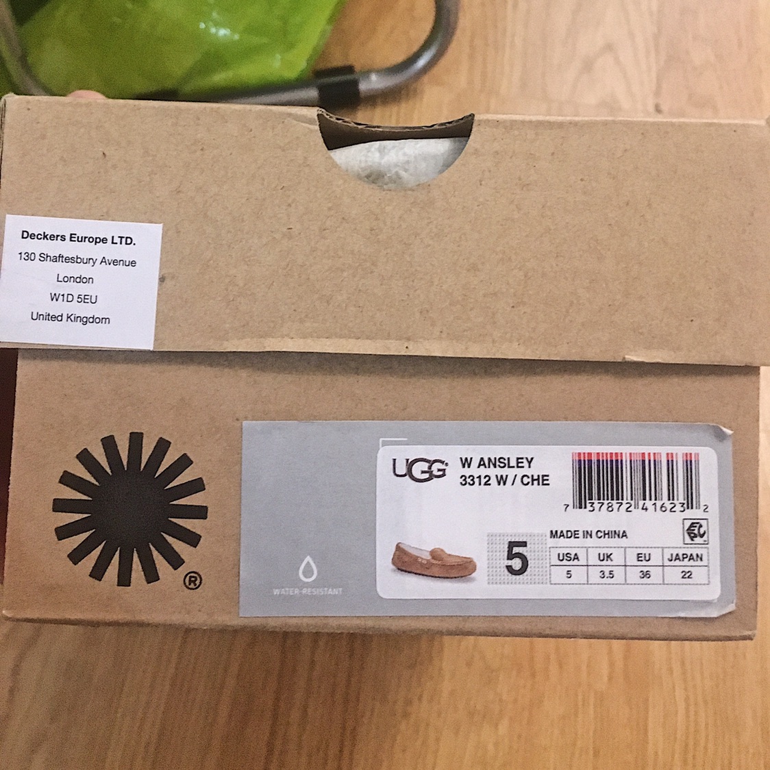 出一双全新ugg驼色豆豆鞋