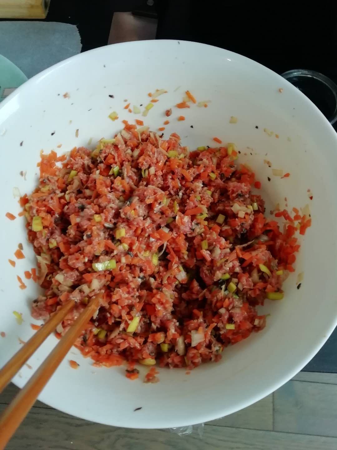 好想回家过年在这只能靠自己