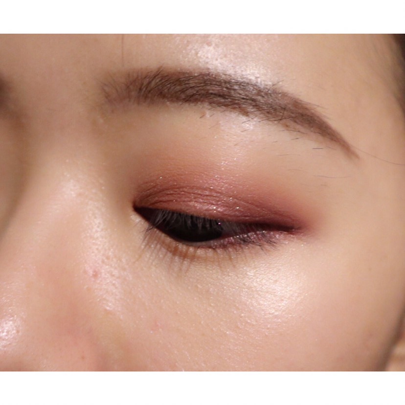 暖光灯下的huda beauty mauve