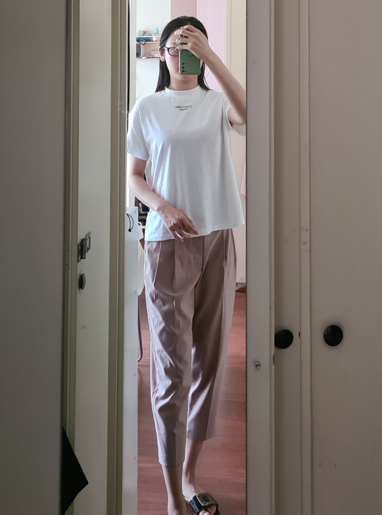出些衣服