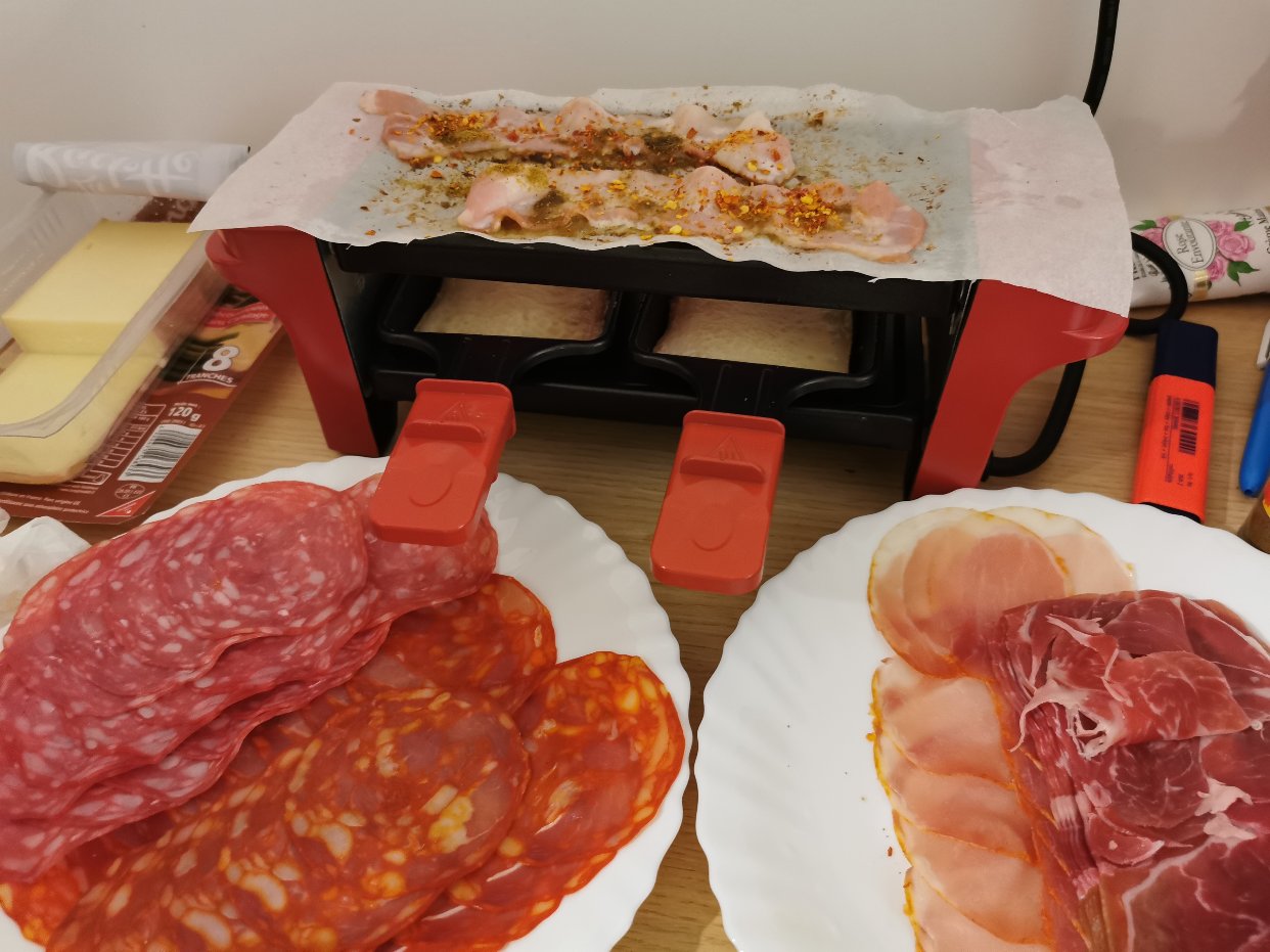 安利一到二人食Raclette机