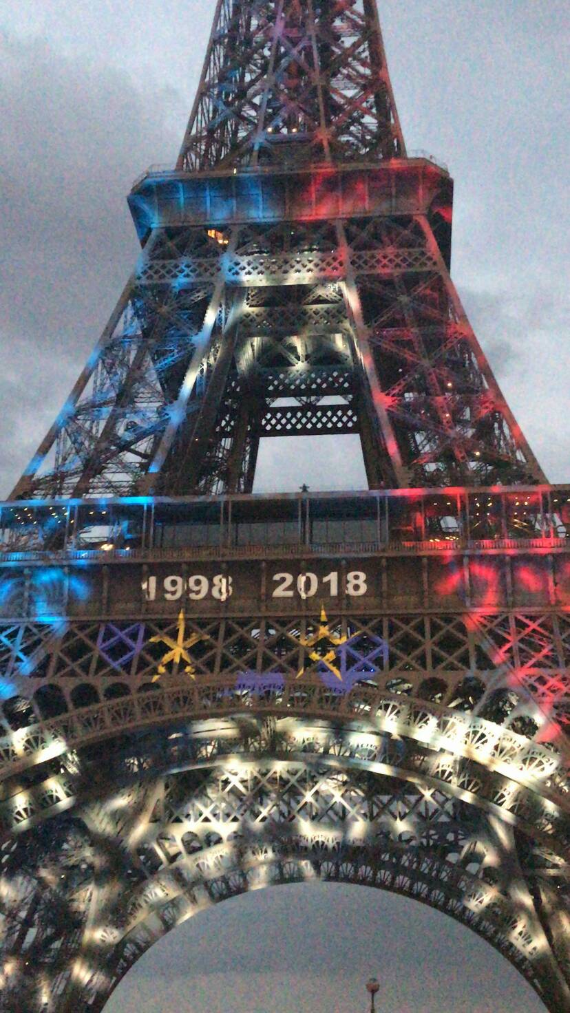 注定是一个不平静而美丽的不眠之夜~