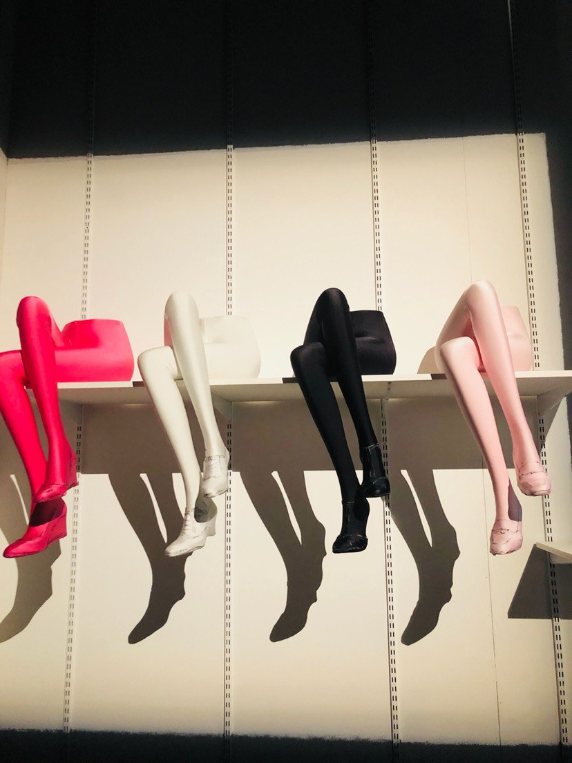 强烈推荐下Maison Margiela展览