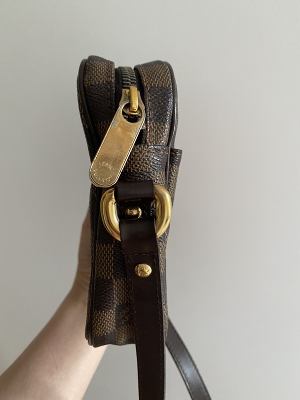 出louis vuitton 斜挎小包