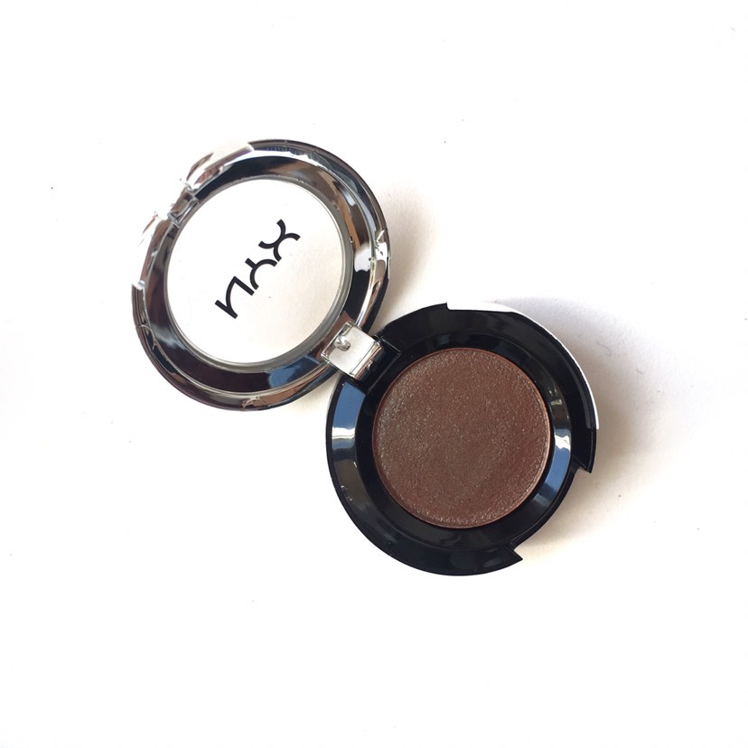 发现一颗颜色特别的眼影NYX PS13