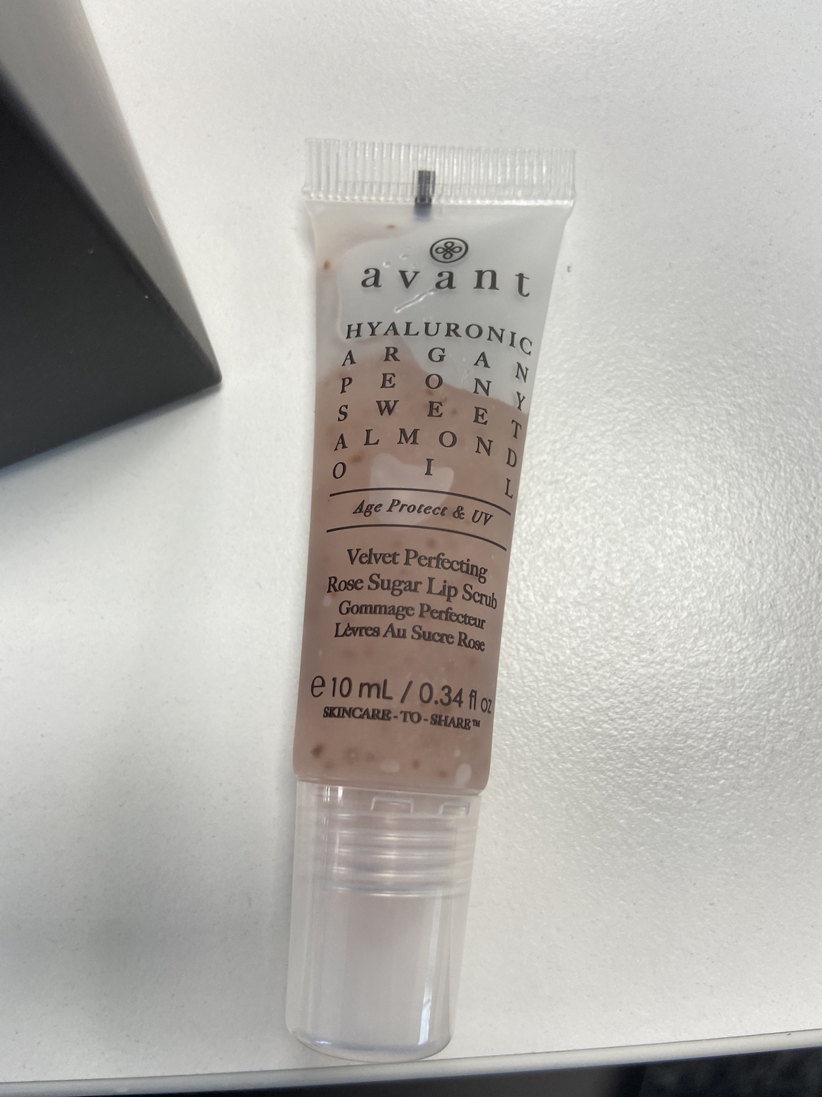 avant 玫瑰糖唇部磨砂膏
