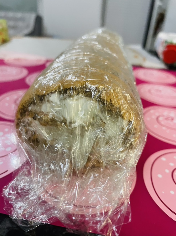 深夜放毒～为明天海边野餐准备的蛋糕卷～