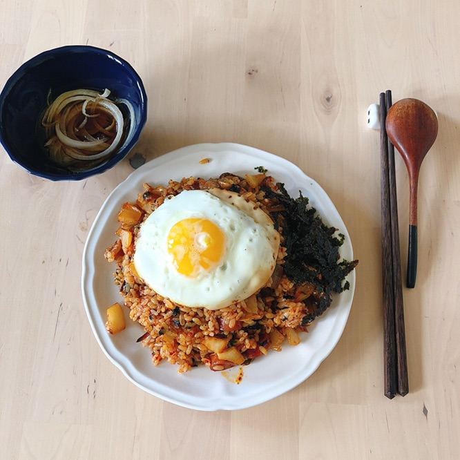 连吃两顿的洋葱小菜｜和它的必备酱汁