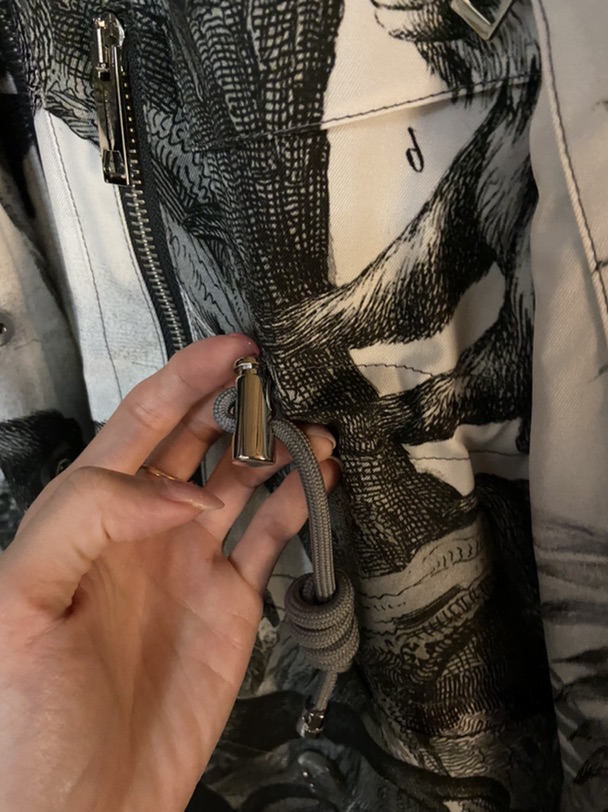 已出全新burberry外套