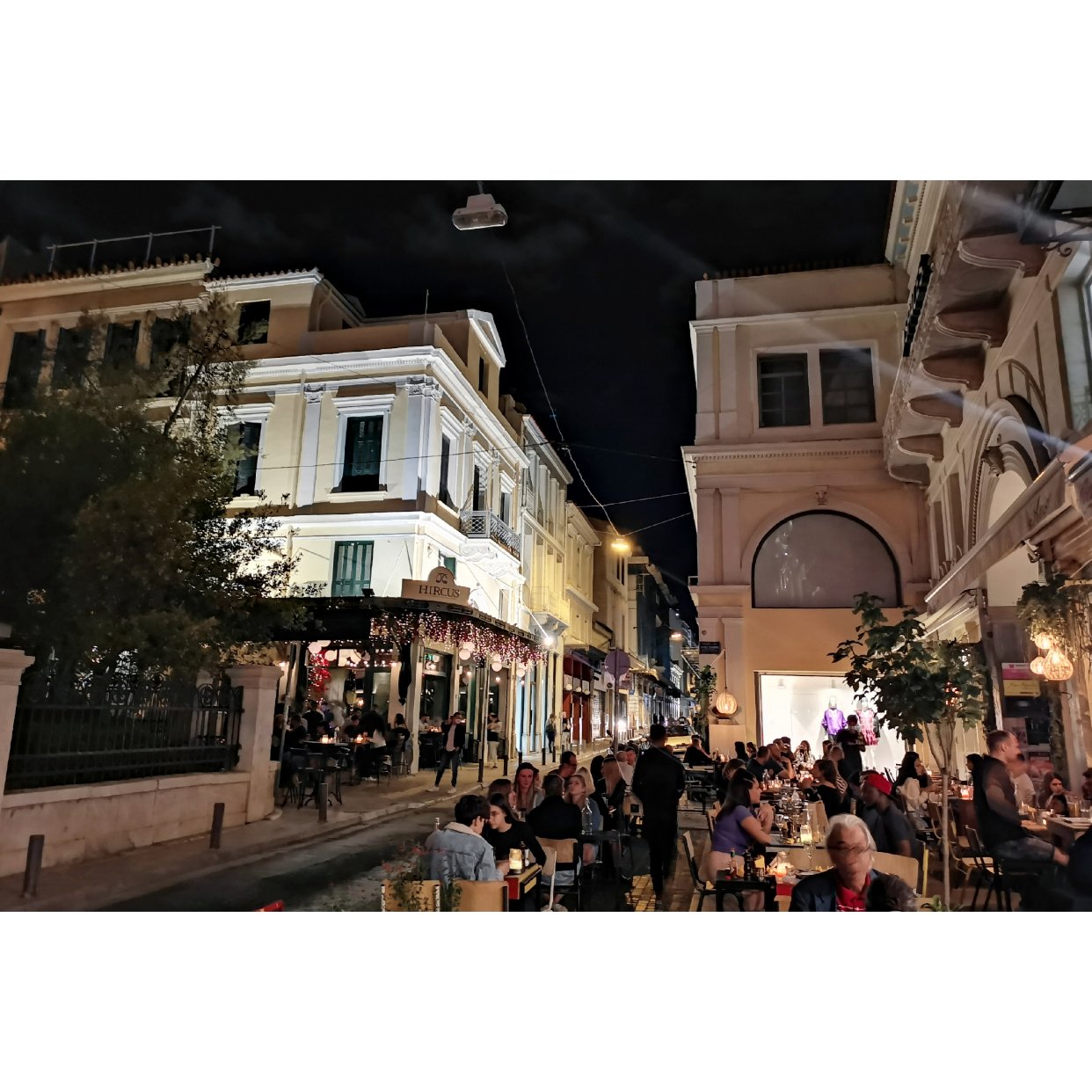 希腊旅行🇬🇷Day1 - 雅典的夜生活一如既往