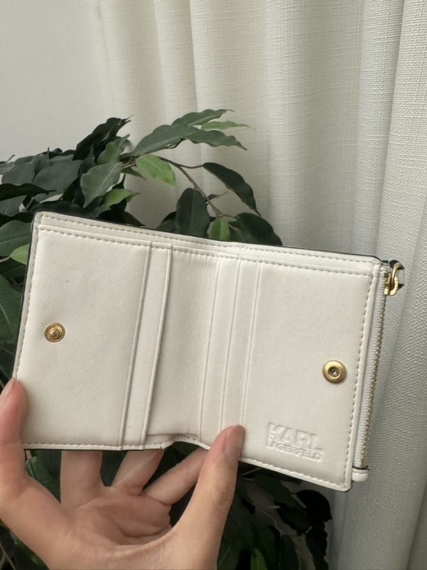 近全新Karl lagerfeld 钱包