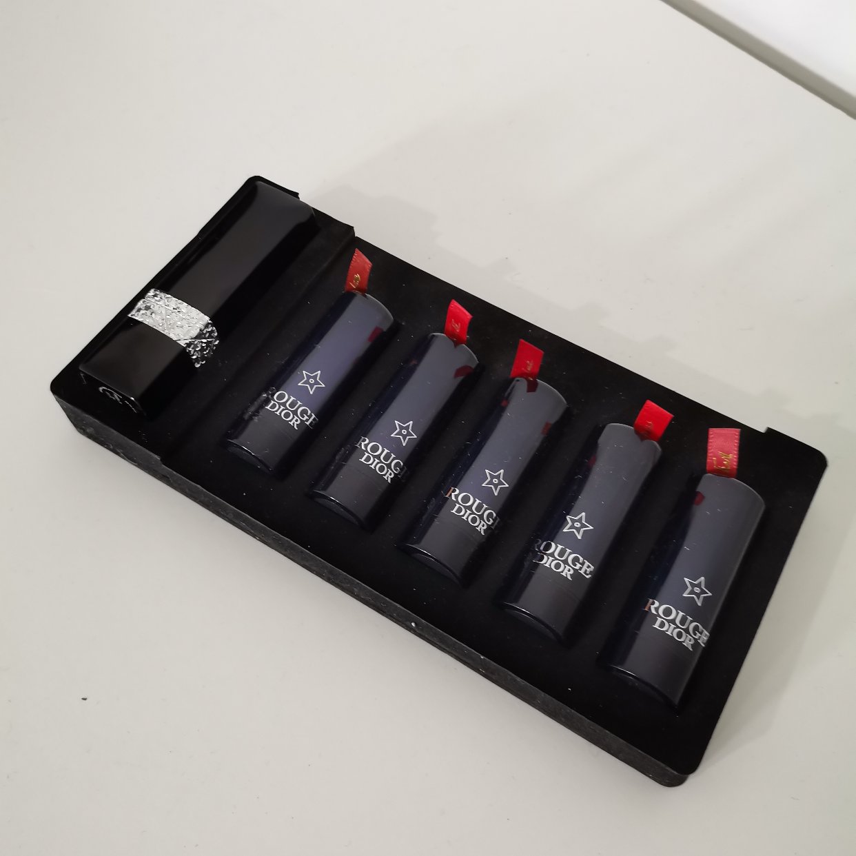 出 祖玛珑香水 迪奥口红