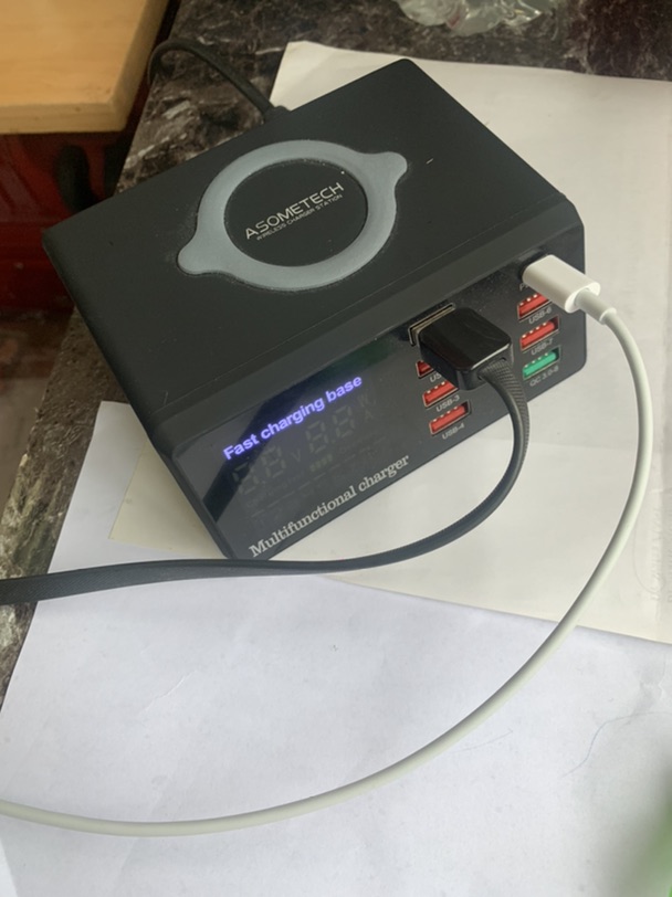 电子产品大赏：频显八口USB快充神器