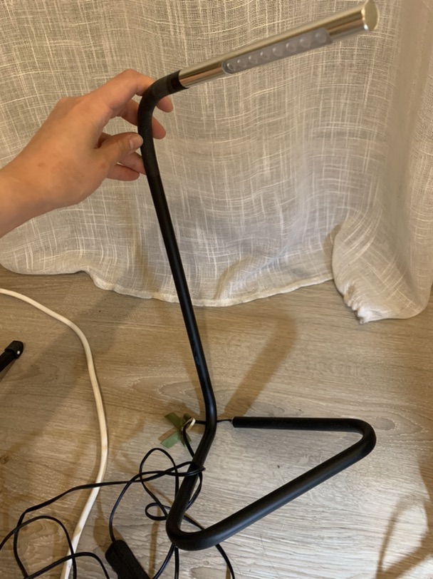 出花瓶插线板两个台灯