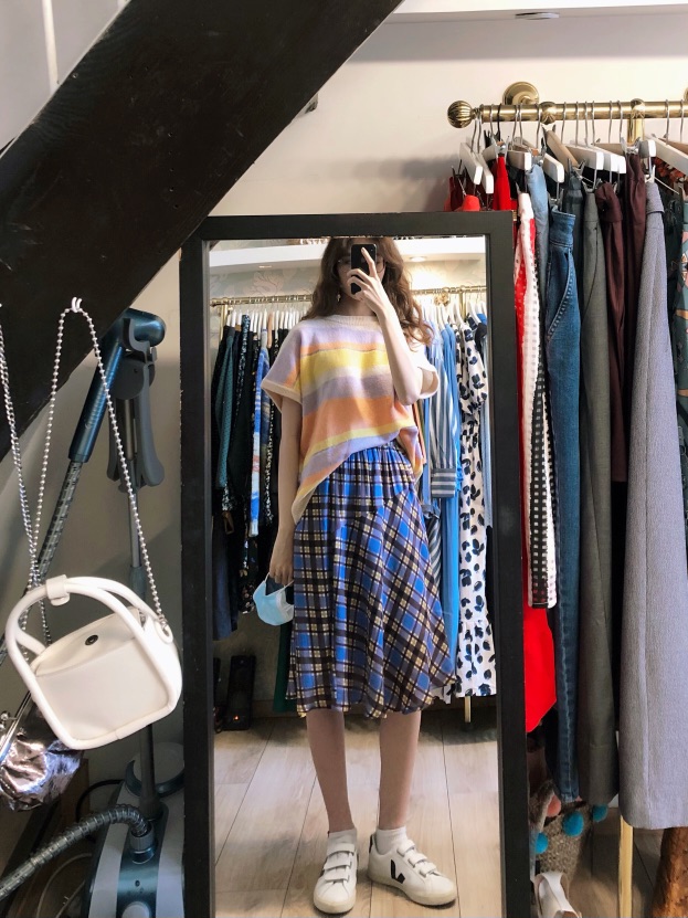 逛到一家好喜欢的韩风服装店