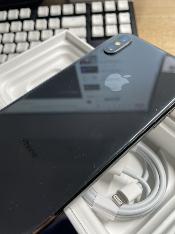 iPhone X 64G 送三个保护壳 已卖