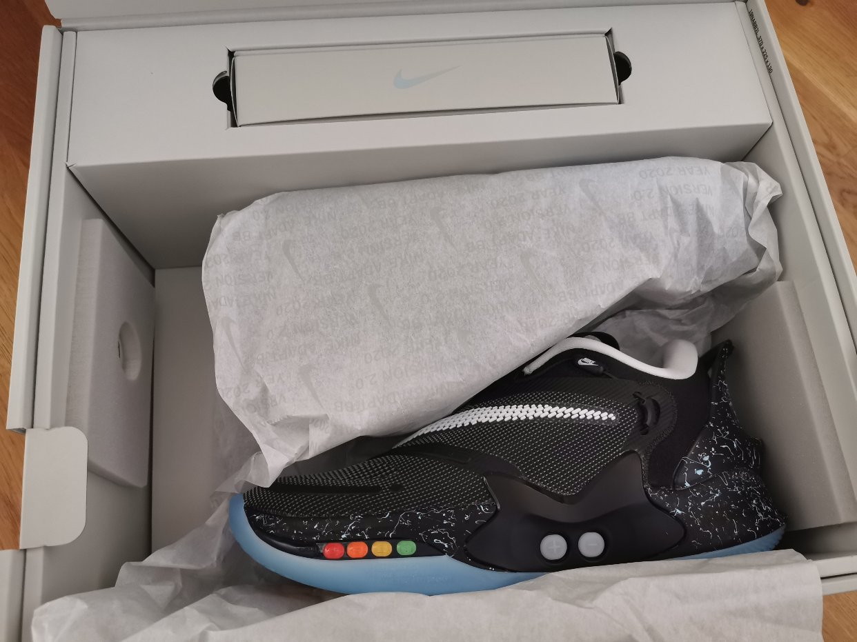 出让 Nike Adapt BB 2.0 