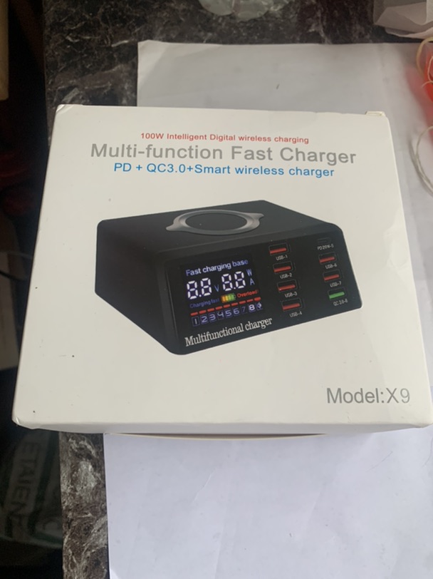 电子产品大赏：频显八口USB快充神器