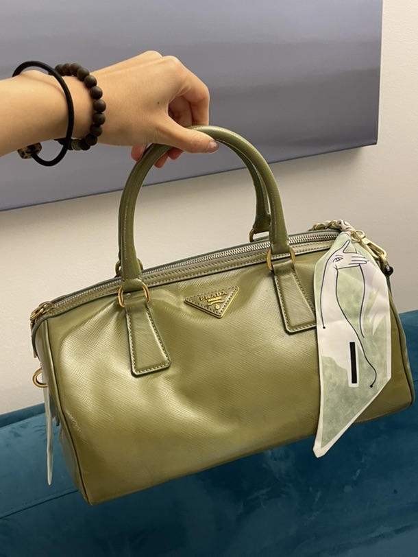 出Prada中古包
