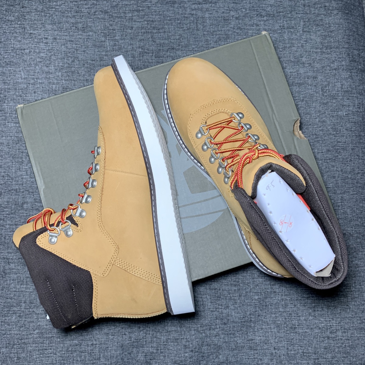 闲置全新timberland男靴