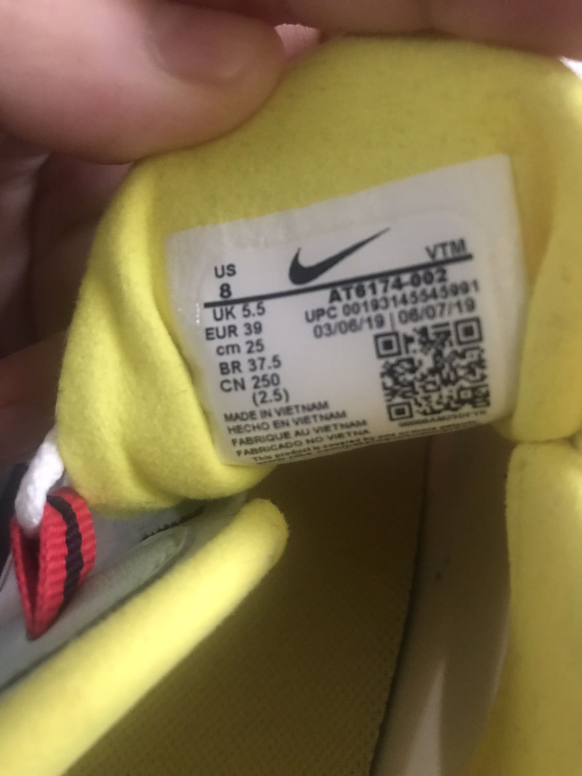 出Nike运动鞋 39码