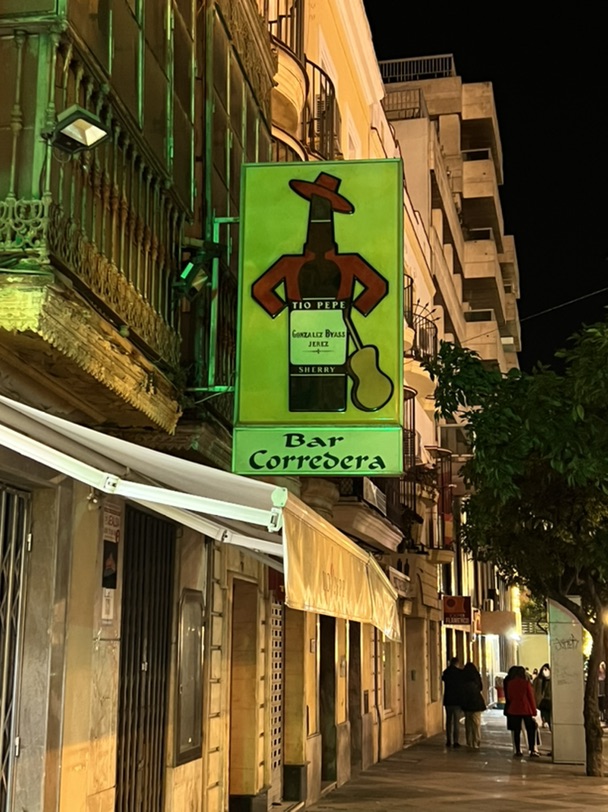 会在桌子上算账的🇪🇸小酒馆！