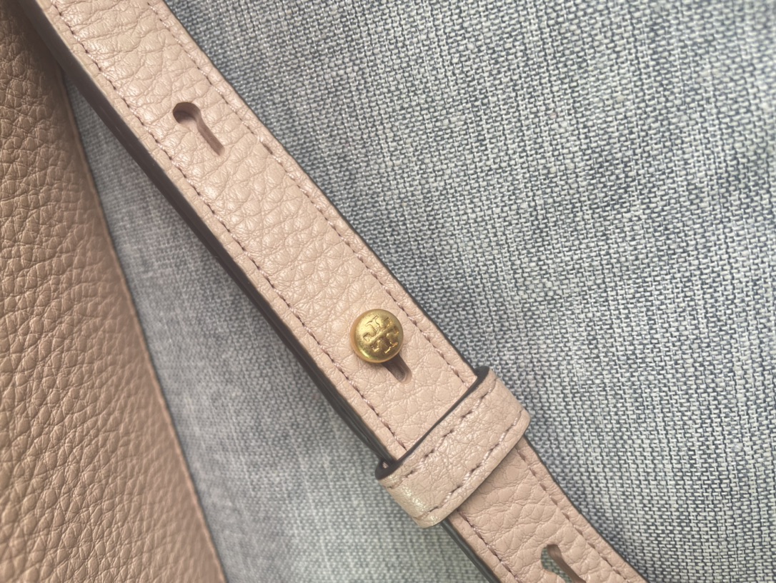 出Tory Burch 锁链包