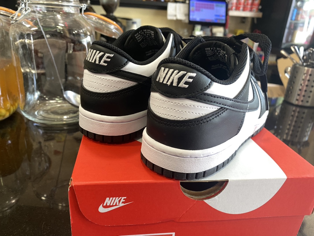 出一双Nike dunk panda 37.5