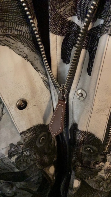 已出全新burberry外套