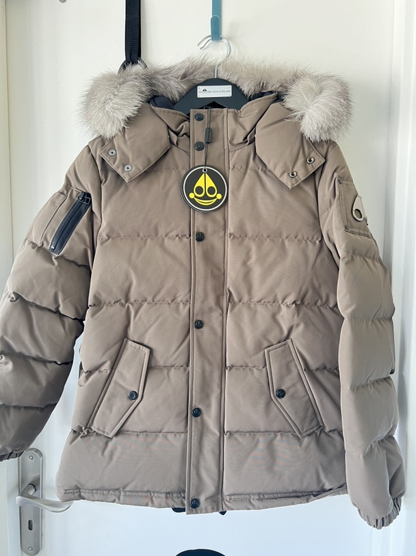 不到100欧的Moose knuckles90%羽绒服