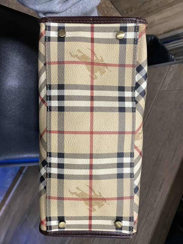 出burberry 已出