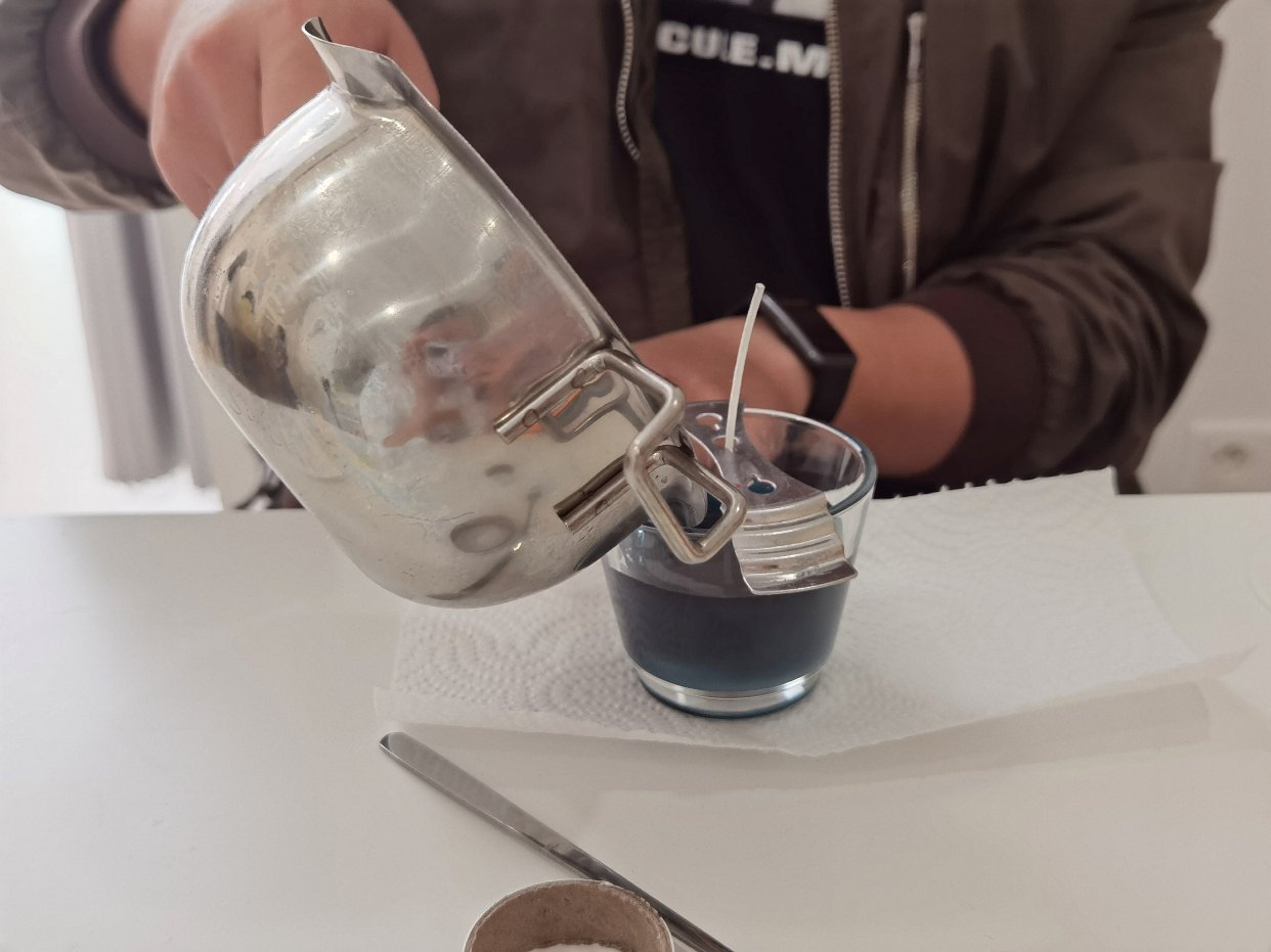 自己制作香薰蜡烛成功～