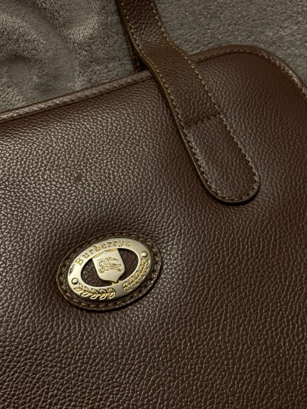出一只Burberry中古包