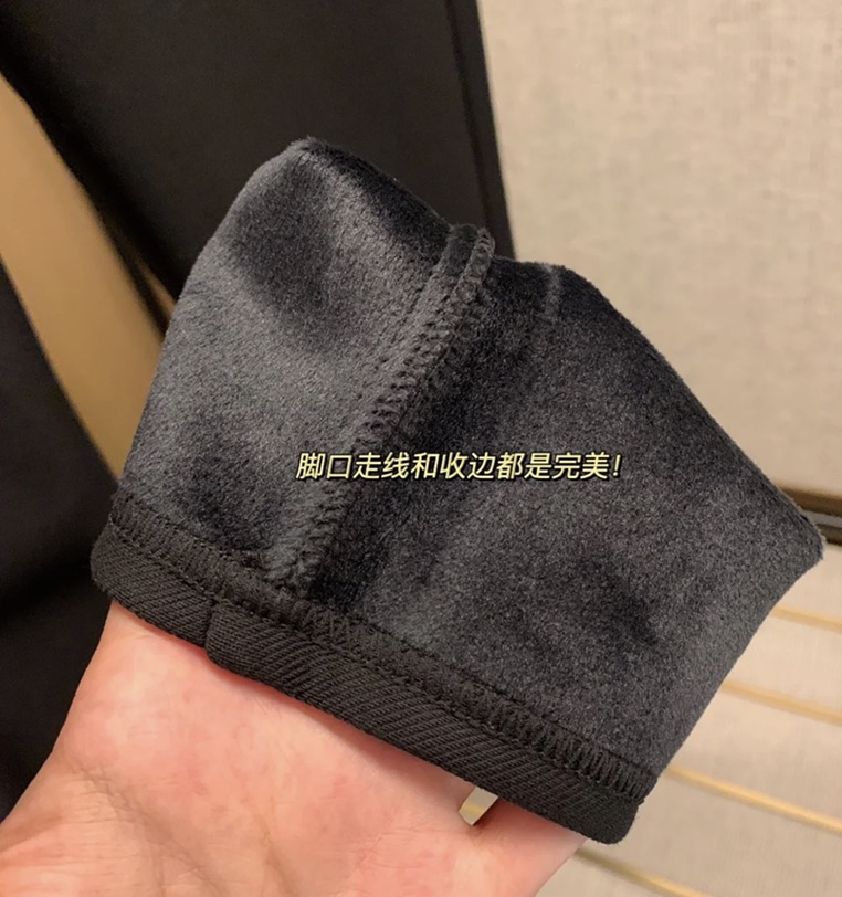 出全新Muji加绒弹力修身牛仔裤