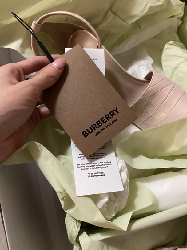 全新burberry高跟鞋浅粉色