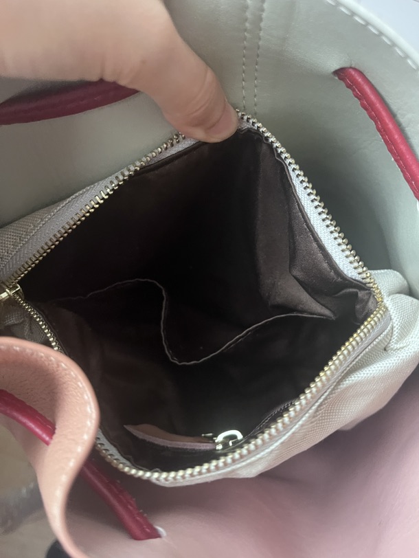 出全新牛皮拼色水桶包和可爱小黄包