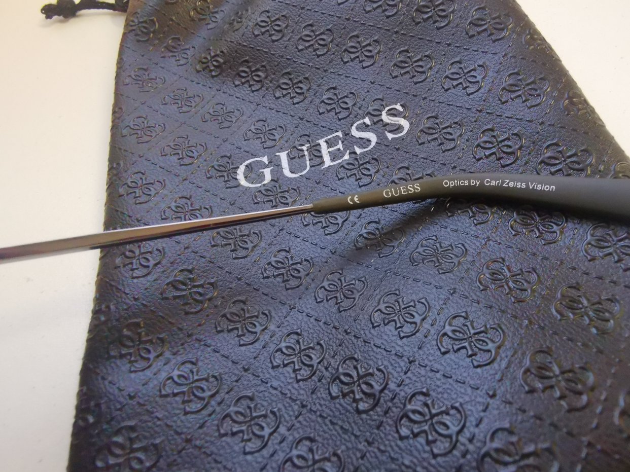 出全新Guess男士眼镜
