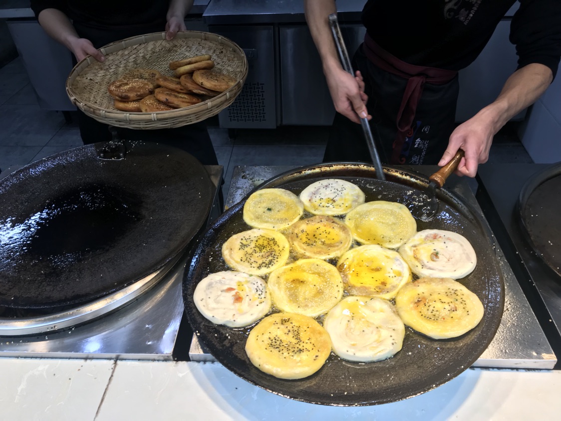 勒是雾都....