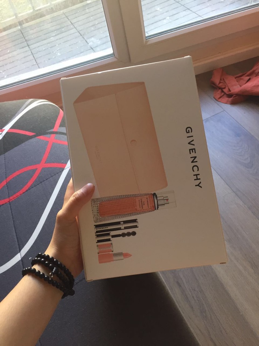 在sephora剁下的手