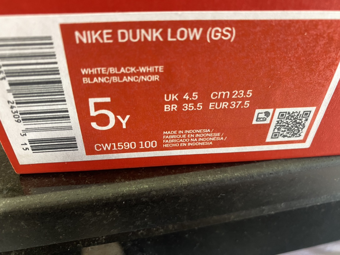 出一双Nike dunk panda 37.5