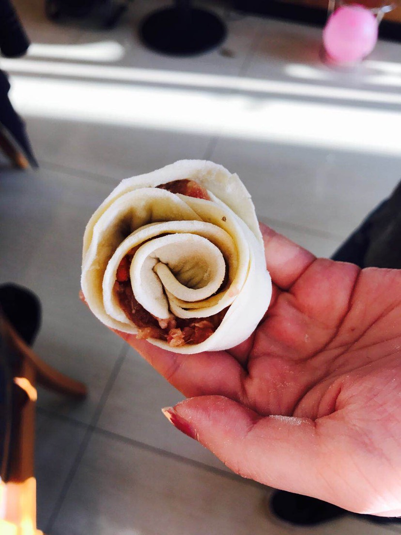 大年初二创意包饺子