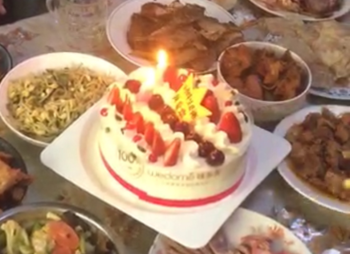 虽然我时间没陪我妈妈过生日～我的爱一直都在