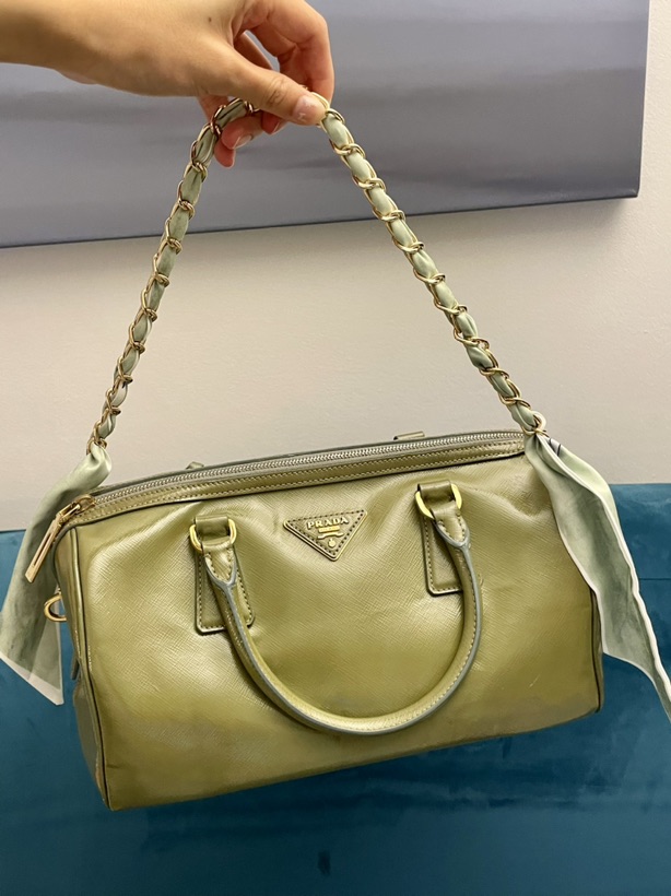 出Prada中古包