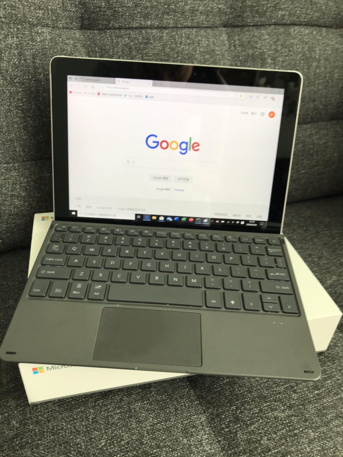 出99.99新surface go 10寸，送蓝牙键盘鼠标